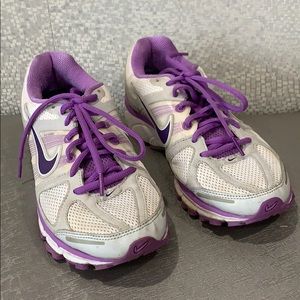 Nike Pegasus 28 sneakers size 8